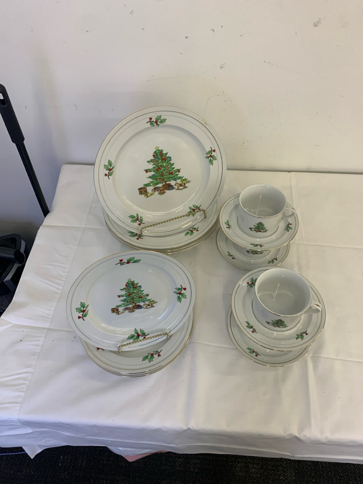 16 PC HOLIDAY HOSTESS SERV FOR 4- 4 DINNER PLATES, 4 CUPS, 4 SAUCERS 4 LUNCH PLA