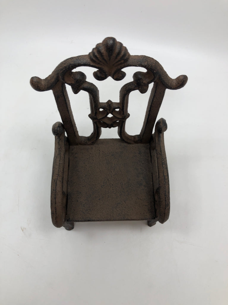 BROWN METAL CHAIR DECOR.