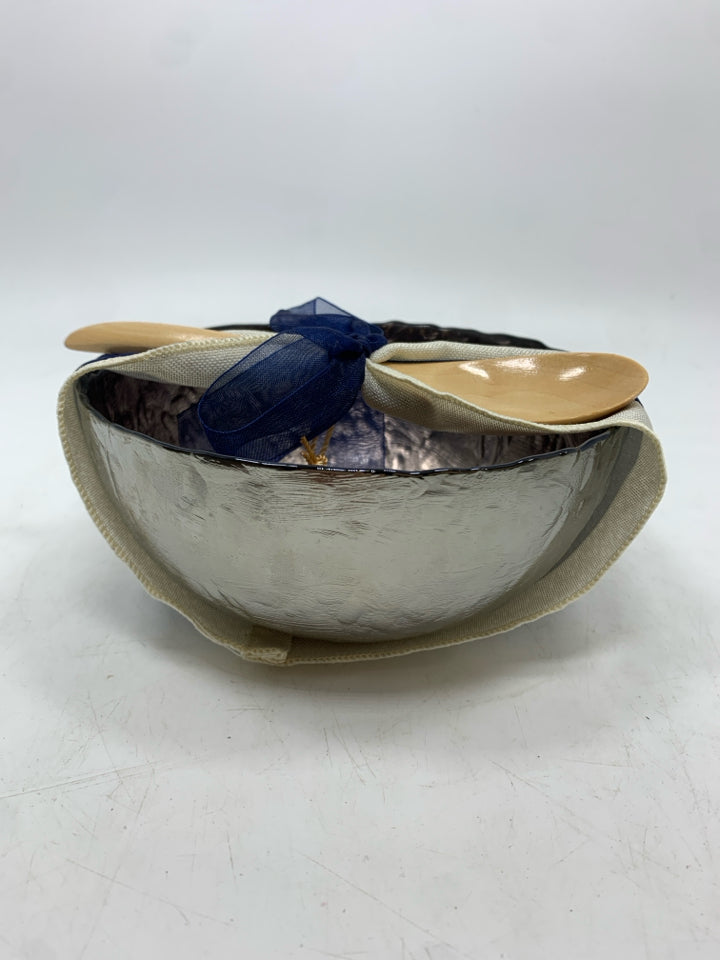 SILVER/PINK ETCHED BOWL W/RIBBON AND SPOON.