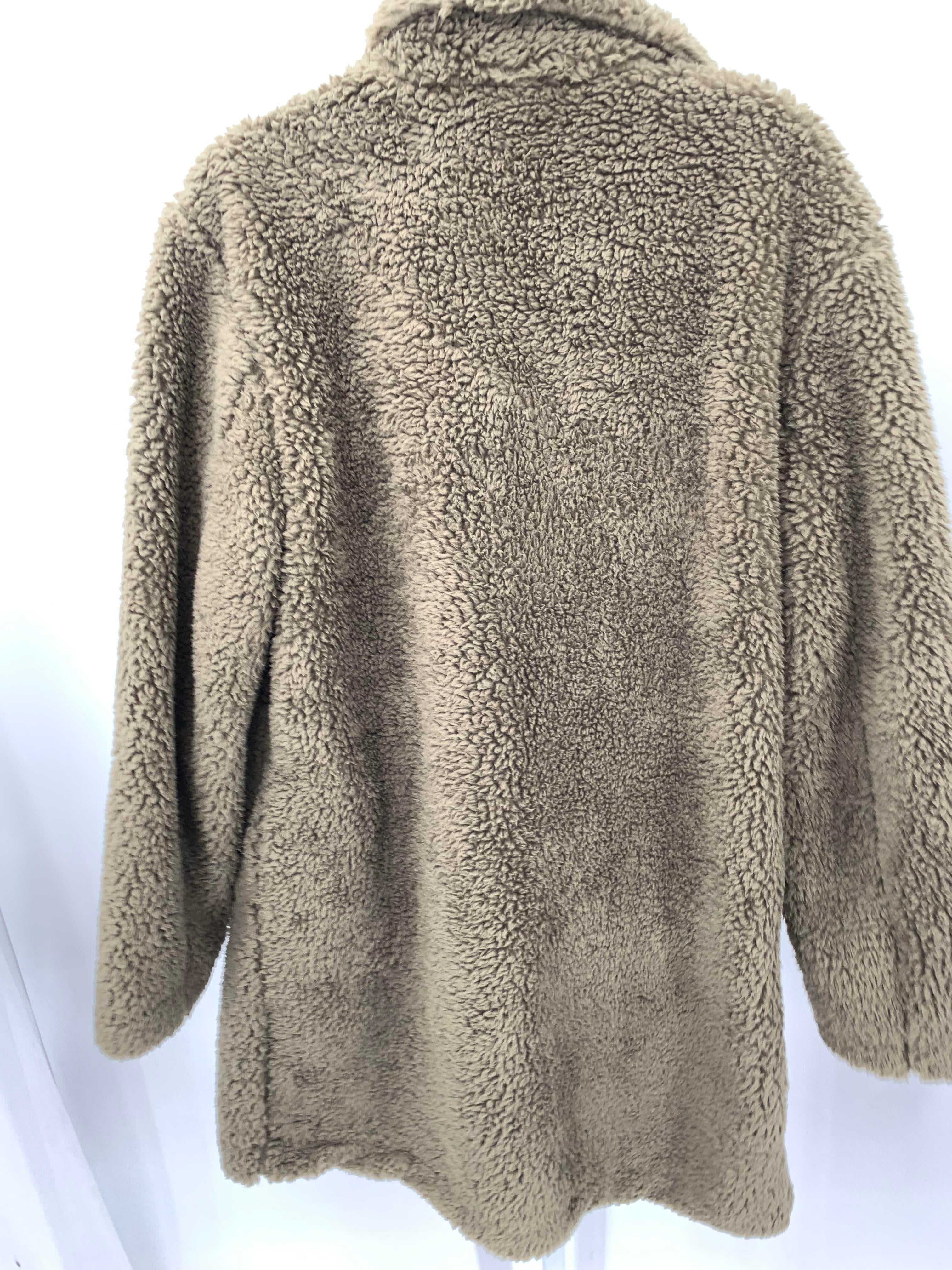Uniqlo Size Medium Misses Fleece Jacket