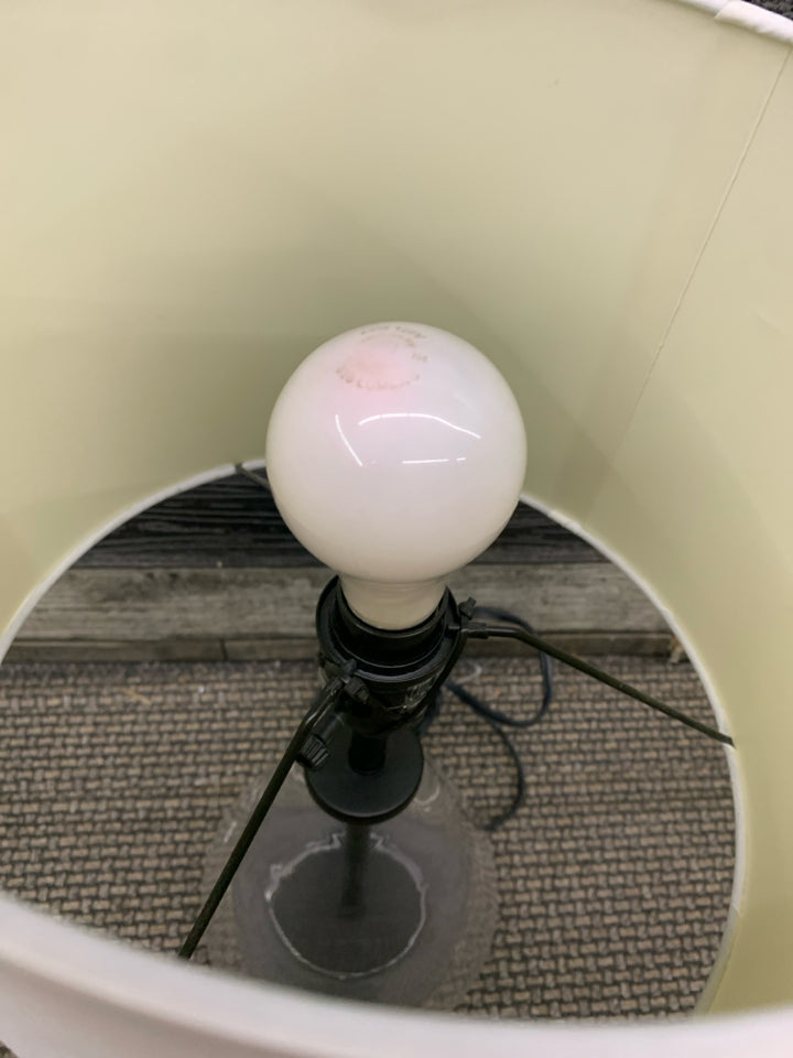 TRIANGLE SHAPED BASE LAMP W WHITE SHADE.