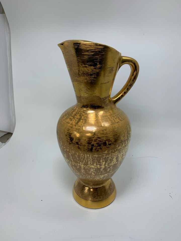 VTG TALL GRANADA GOLD VASE/PITCHER/.