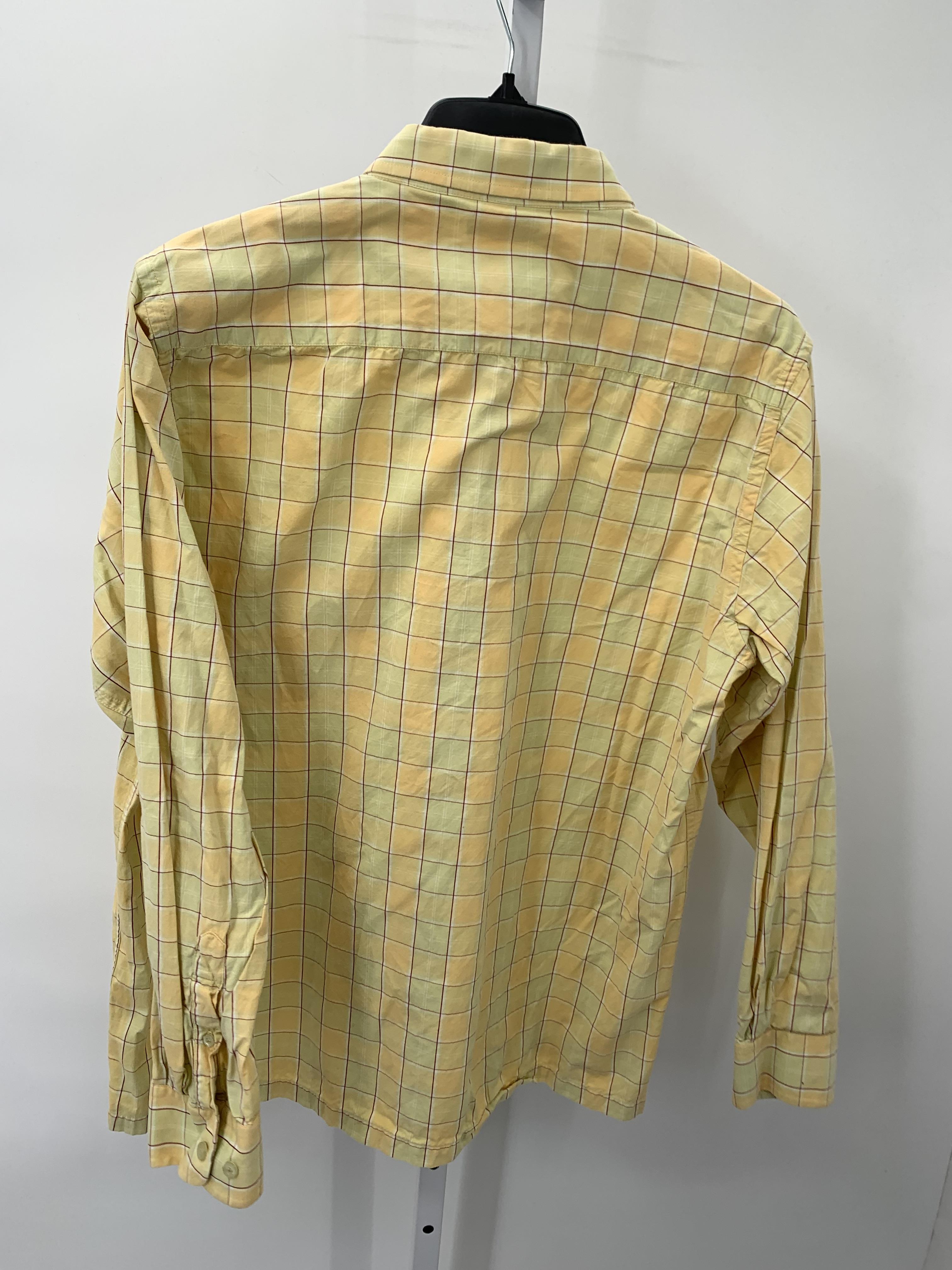 BUTTON DOWN SHIRT.