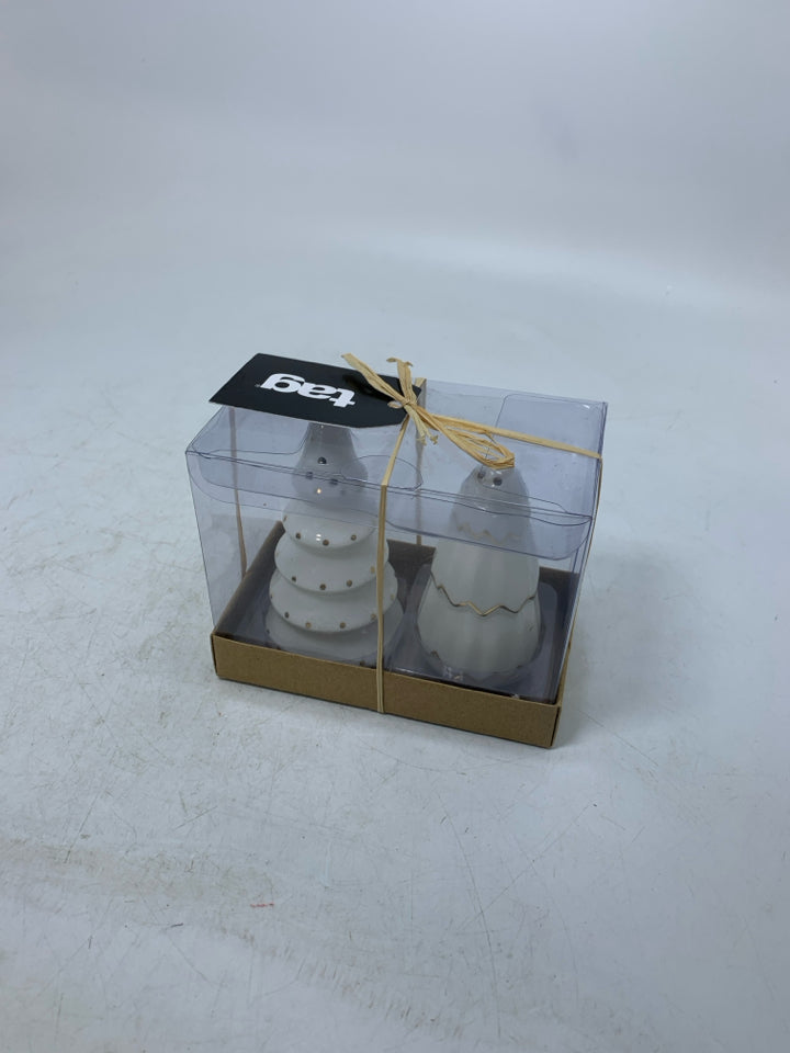 NIP TAG WHITE W/ GOLD DETAILS CHRISTMAS TREE SALT & PEPPER.