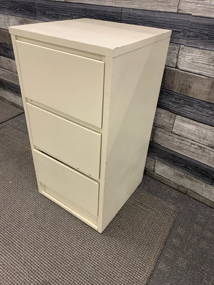 WHITE PAINTED 3 DRAWER SIDE TABLE.