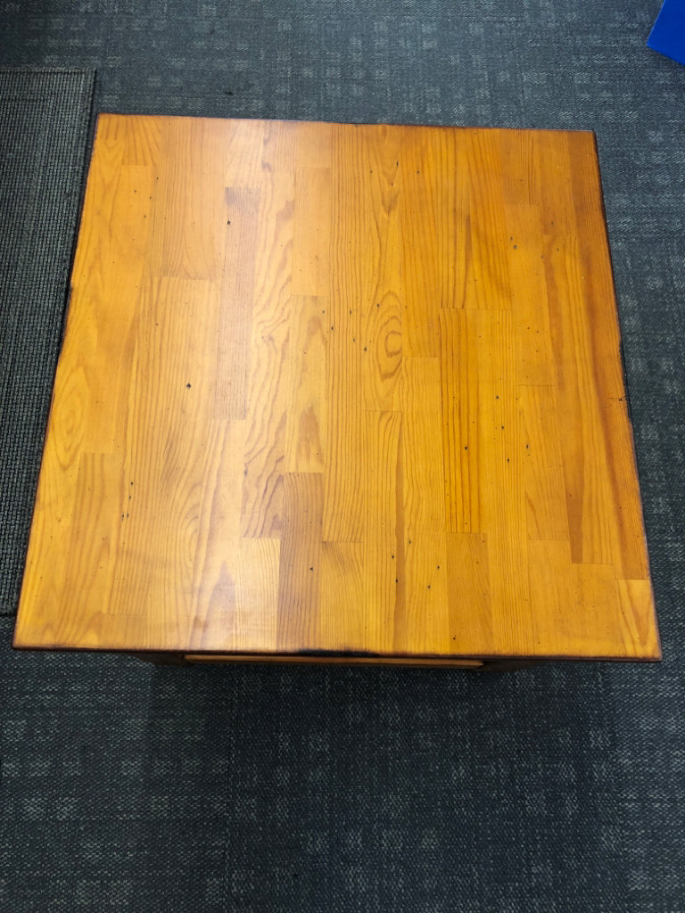 "V" BASE WOODEN SIDE TABLE.