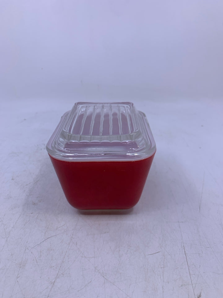 VTG SMALL RED SQUARE FRIDGE DISH W LID.