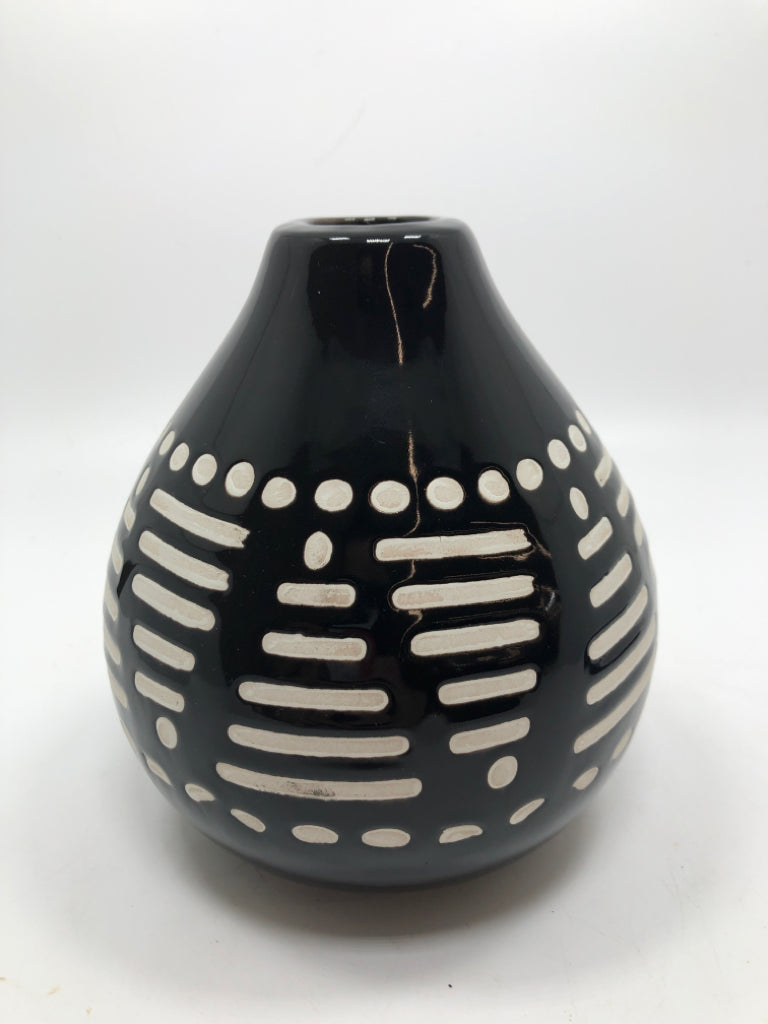 BLACK GLAZED VASE W/WHITE LINES/DOTS.