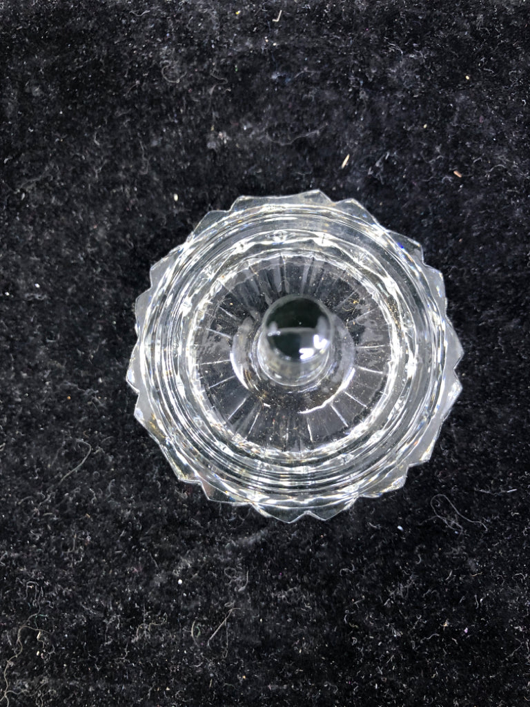 CRYSTAL RING HOLDER.