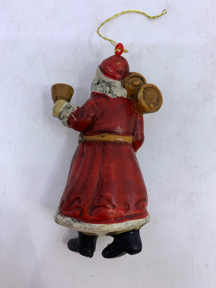 PLASTIC SANTA ORNAMENT.