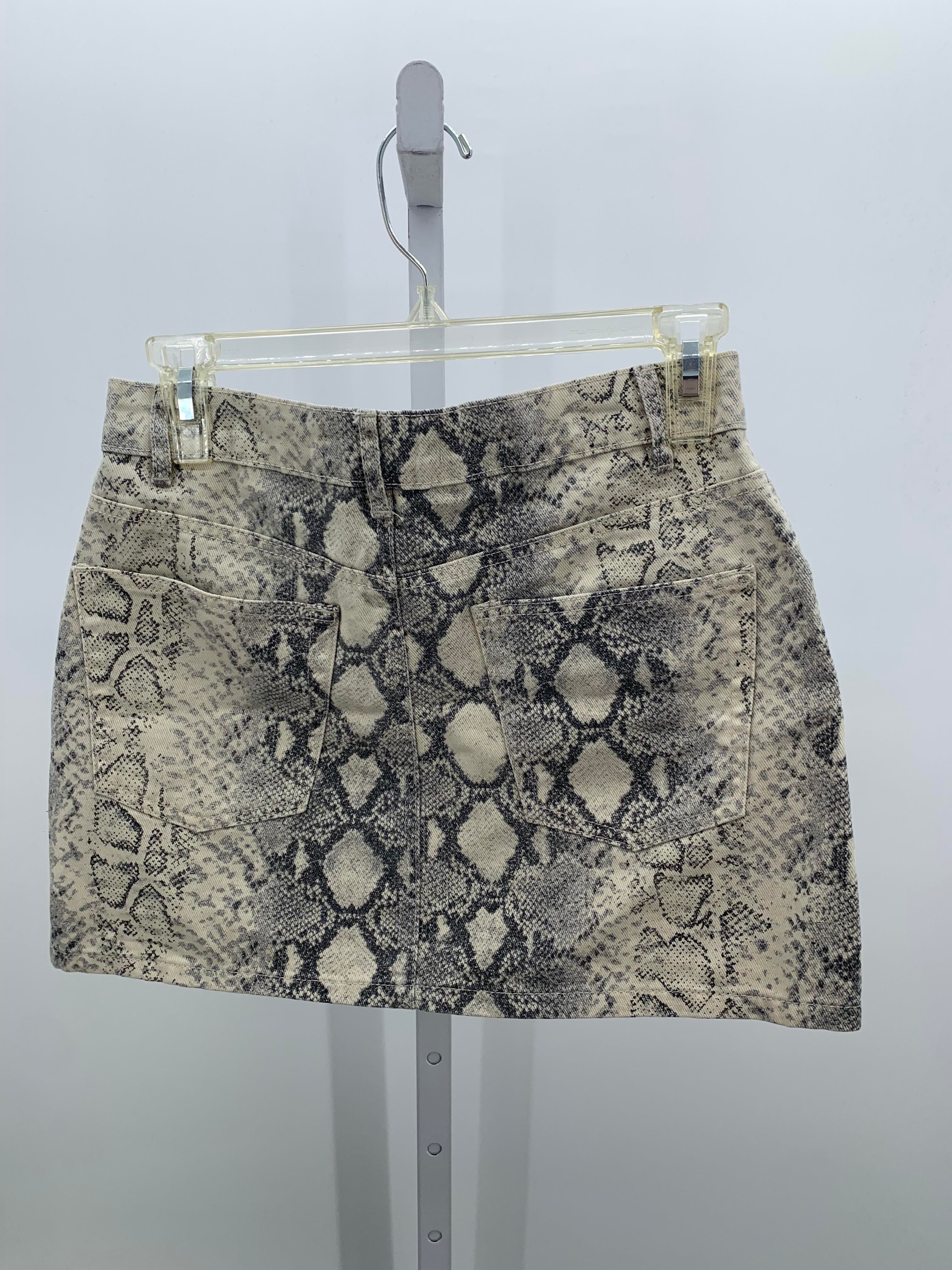 Refuge Size Small Juniors Skirt
