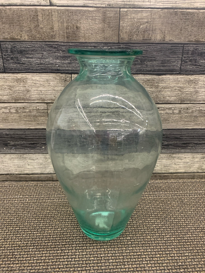 LARGE GREEN GLASS FLOOR VASE.