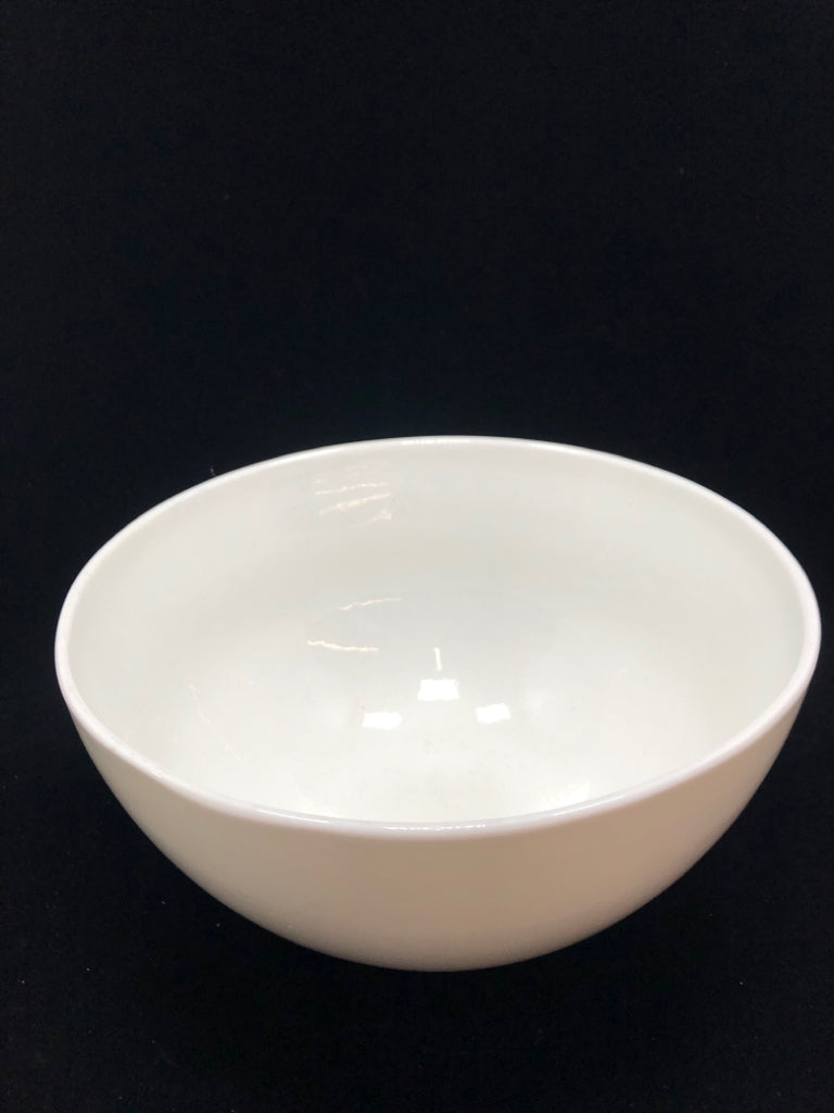 MEDIUM WHITE GLASS BOWL.