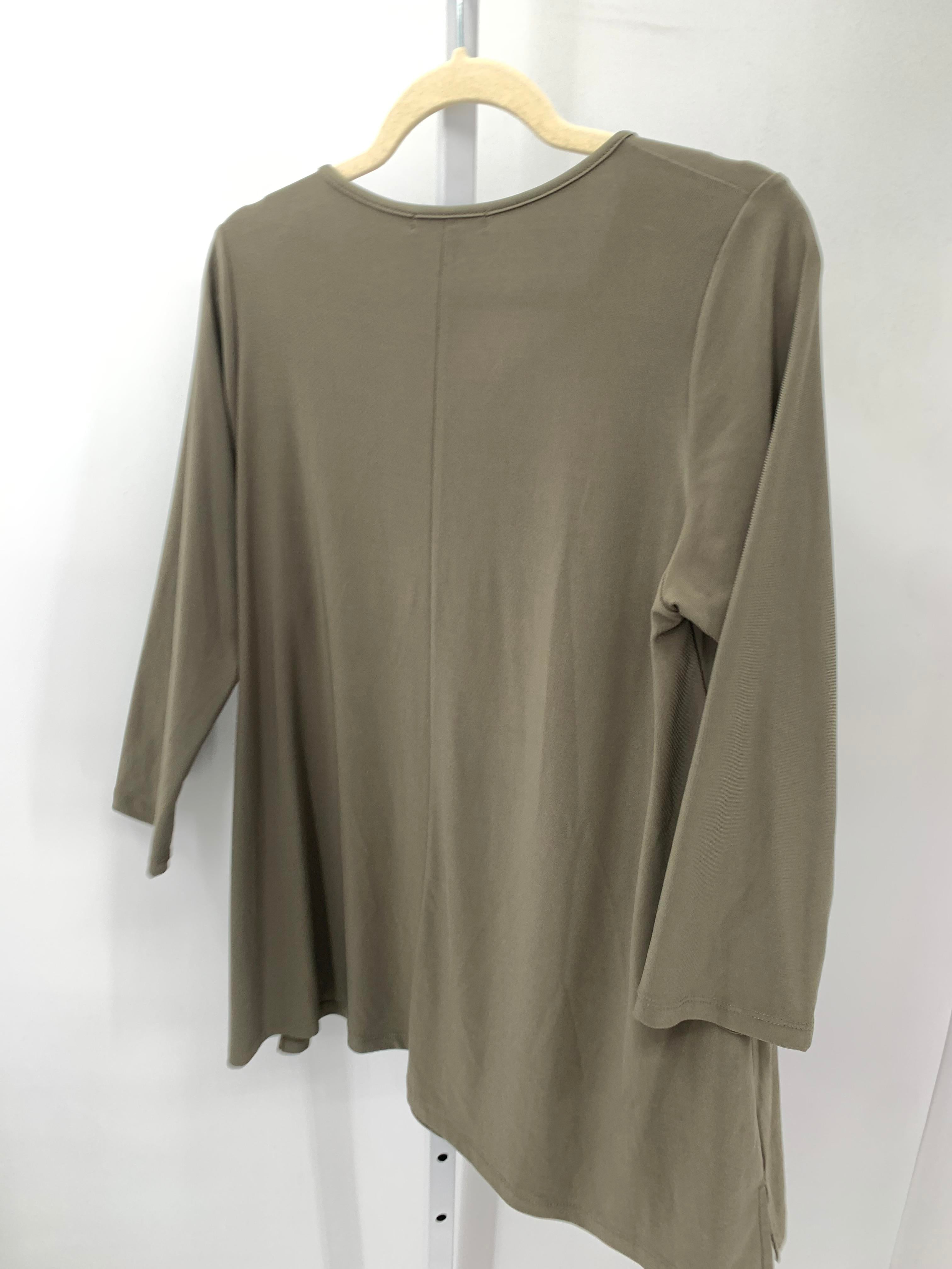 Size Medium Misses 3/4 Sleeve Shirt