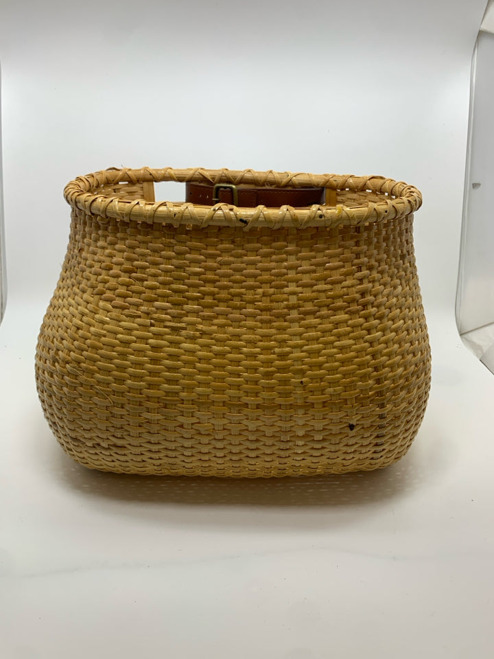 WICKER BIKE BASKET.