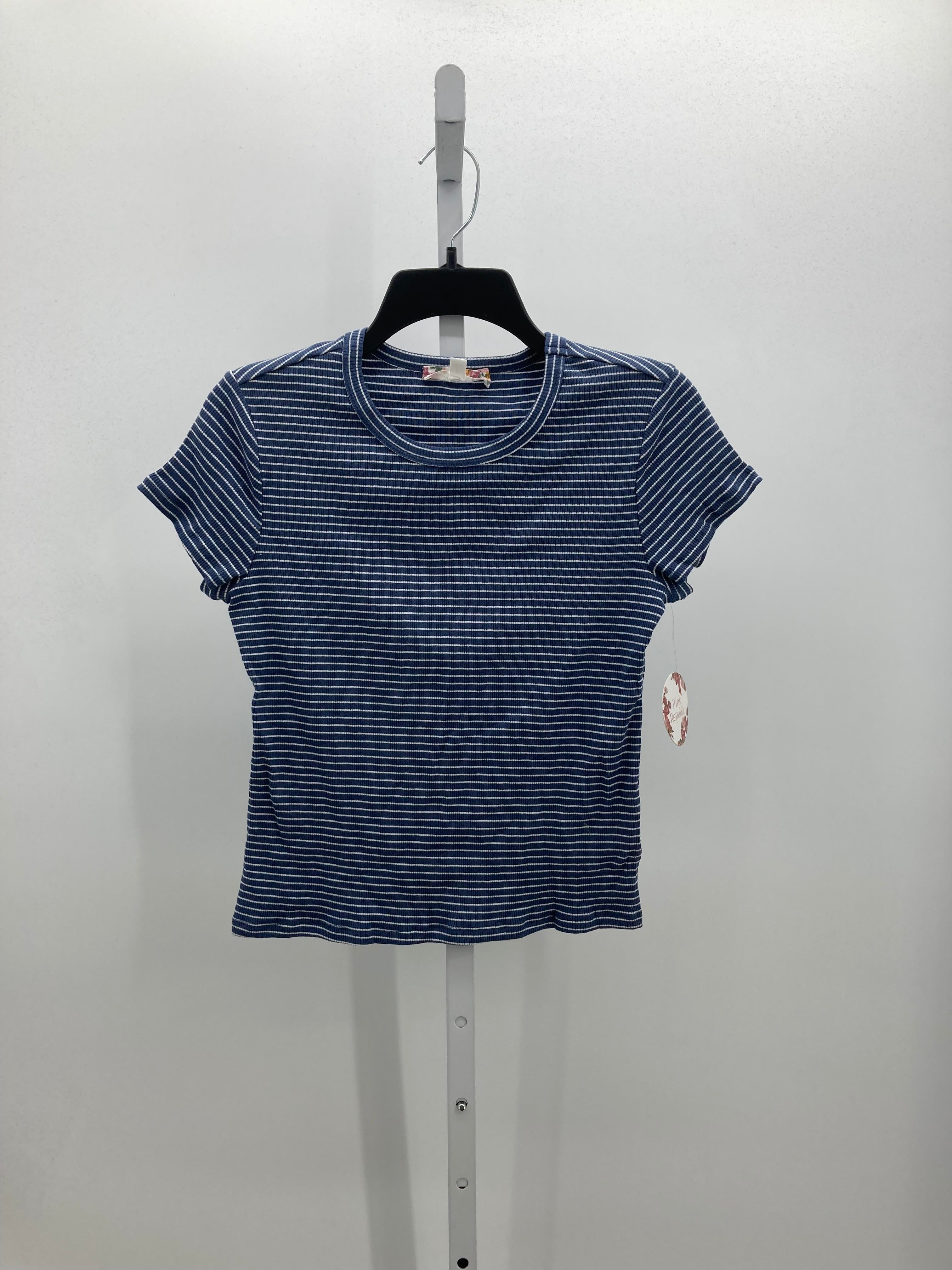 Pink Republic Size Large Juniors Short Sleeve Shirt
