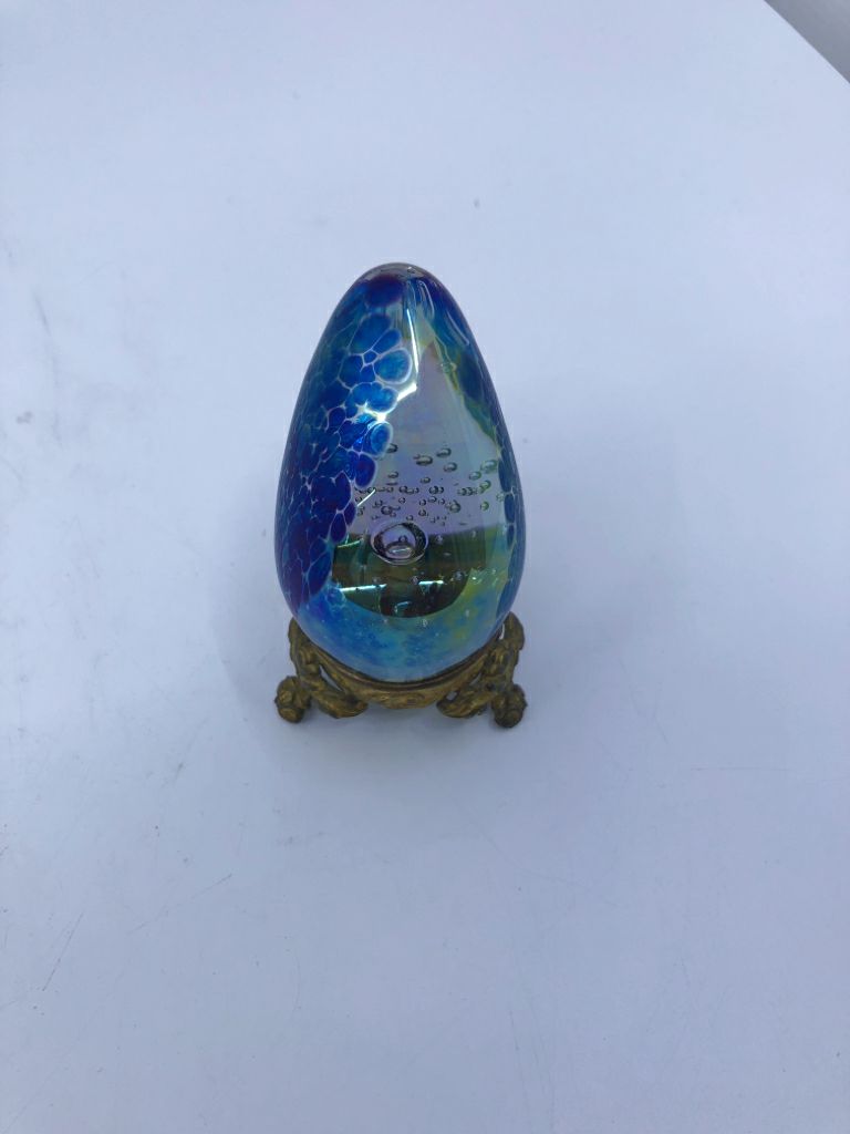 GLASS EGG WTH GOLD STAND IRIDESCENT/BLUE/GREEN.