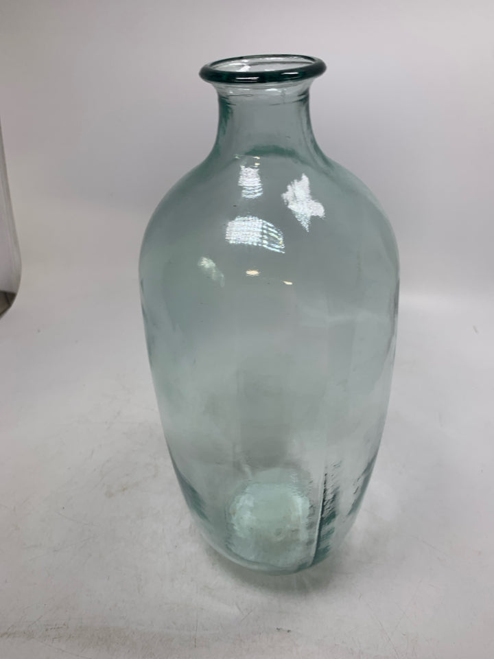 TINTED RECYCLED GLASS VASE.