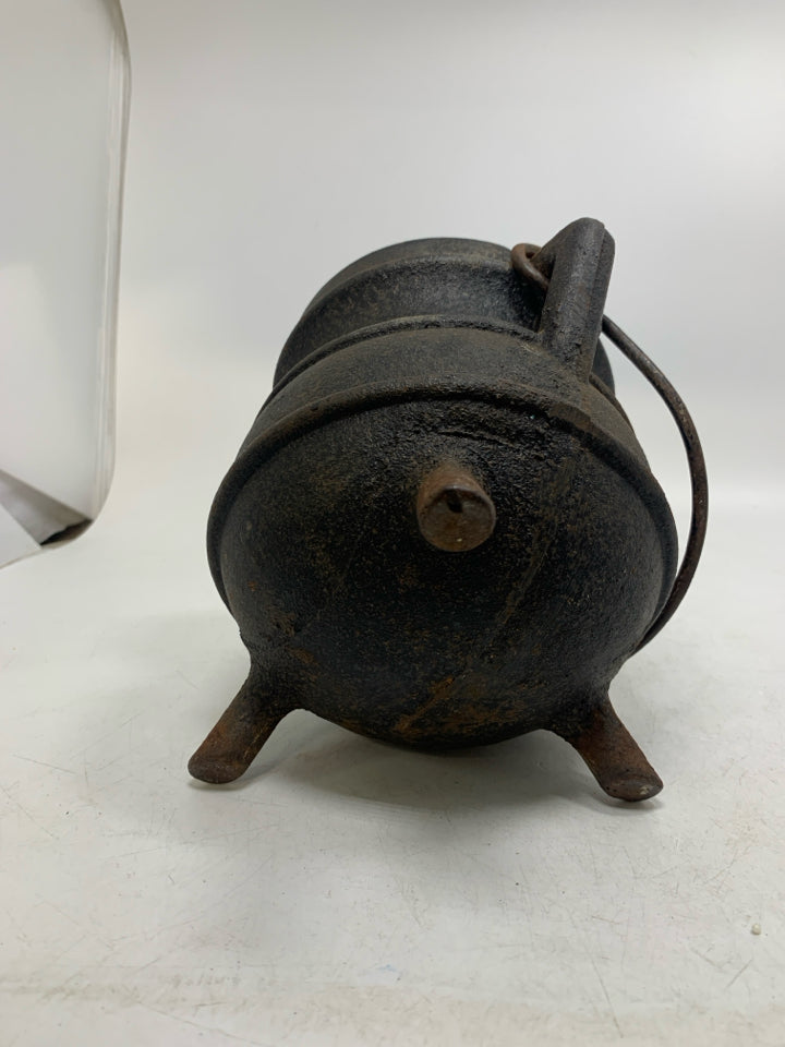HEAVY FOOTED RUSTIC POT W/ HANDLE.