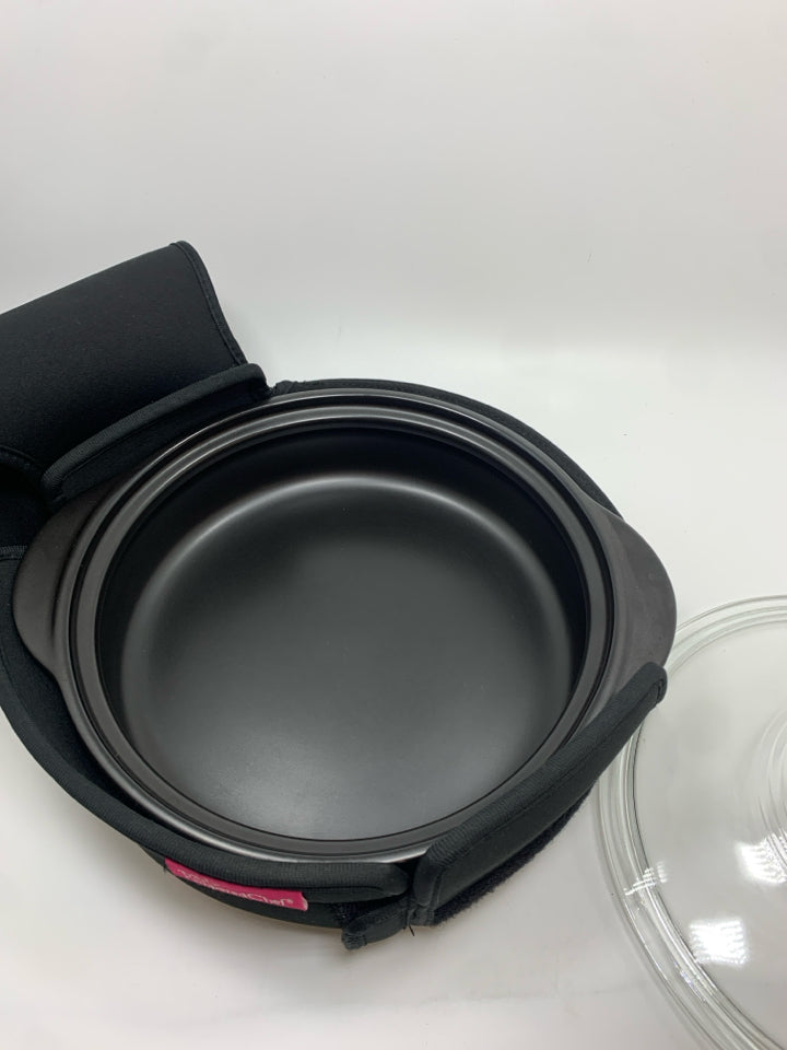 PAMPERED CHEF ROCK CROCK W/VELCRO COVER.