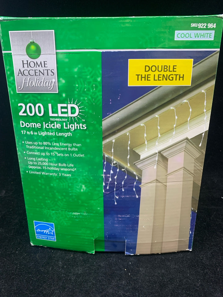 NIB DOME ICICLE LIGHTS 200 LED.