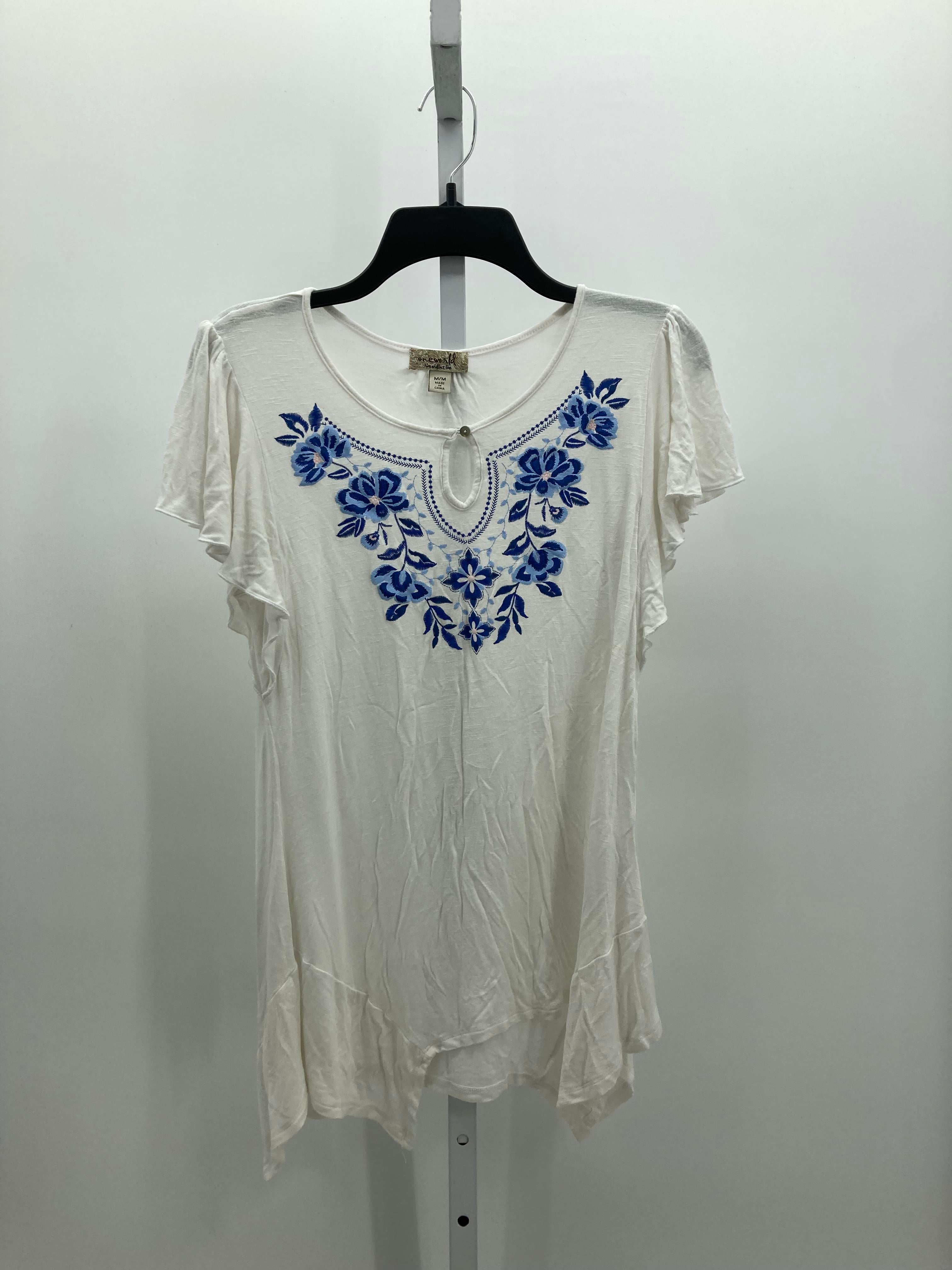 One World Size Medium Misses Short Sleeve Shirt