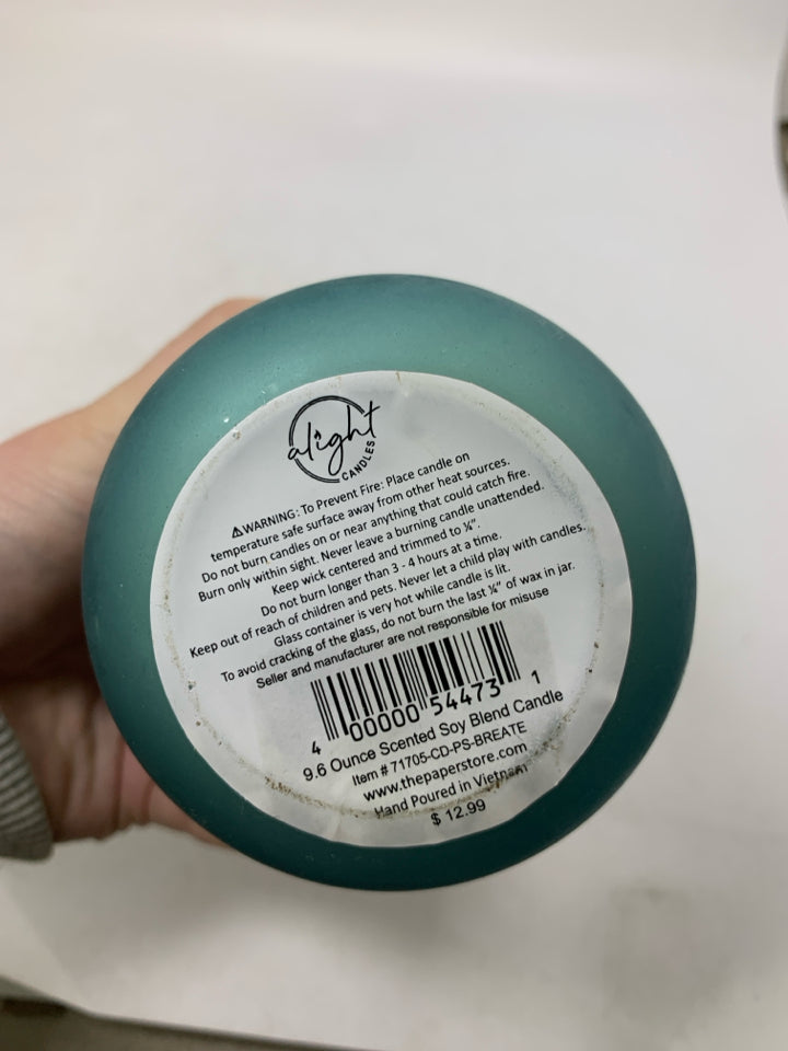 SOY WAX SEA BREEZE CANDLE.