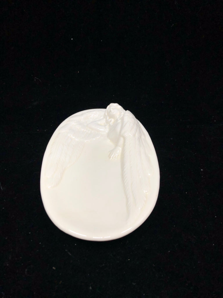 EMBOSSED ANGEL SOAP DISH.