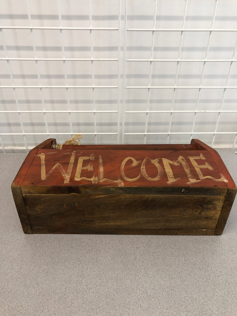 RED WOOD HAPPY HARVEST CRATE.