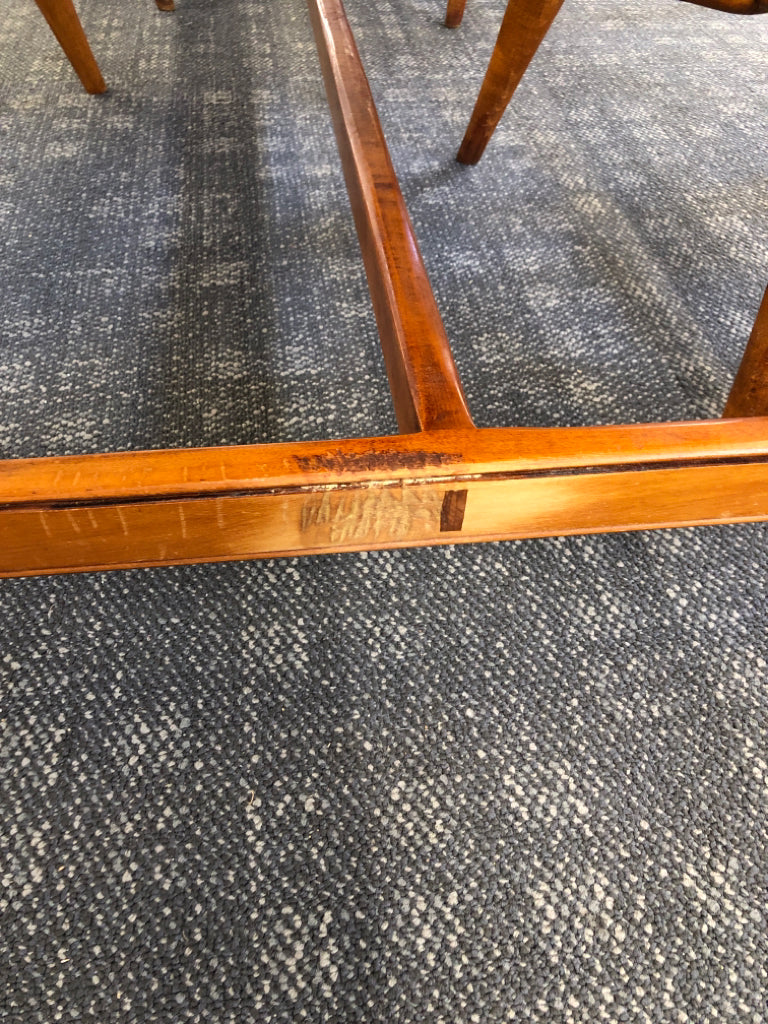 D R DIMES WOOD DINING TABLE W/6 CHAIRS *MINOR WEAR.