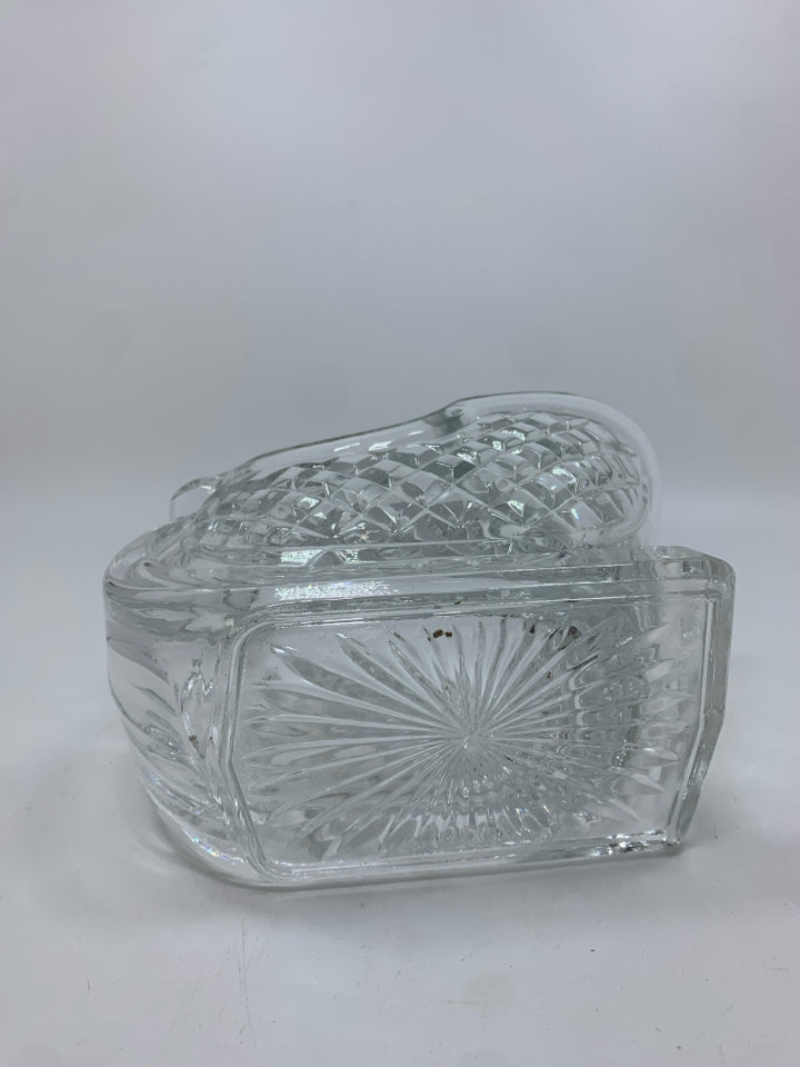 CLEAR GLASS SLEIGH.