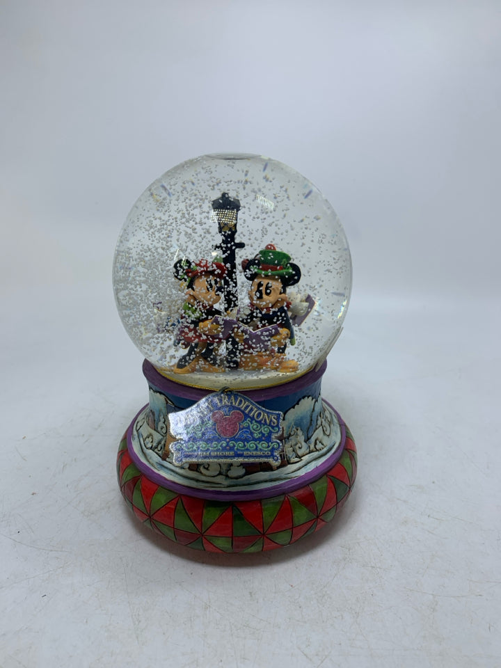 IIN BOX JIM SHORE DISNEY "CARLING FOR THE HOLIDAYS" MICKEY & MINNIE.