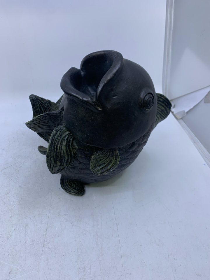 RESIN FISH DECOR W/ TAIL UP.