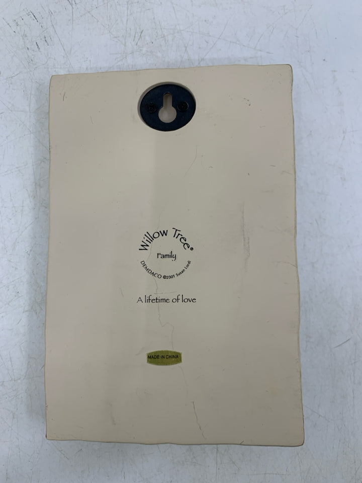 EMBOSSED 4 FAMILY WALL PLAQUE.