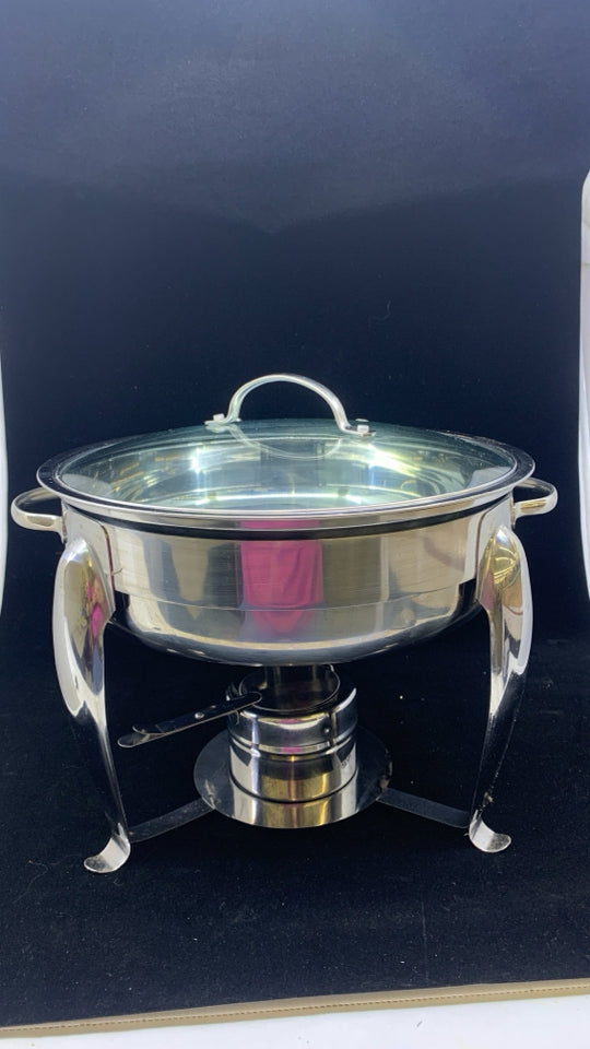 4QT SILVER ROUND CHAFING DISH.