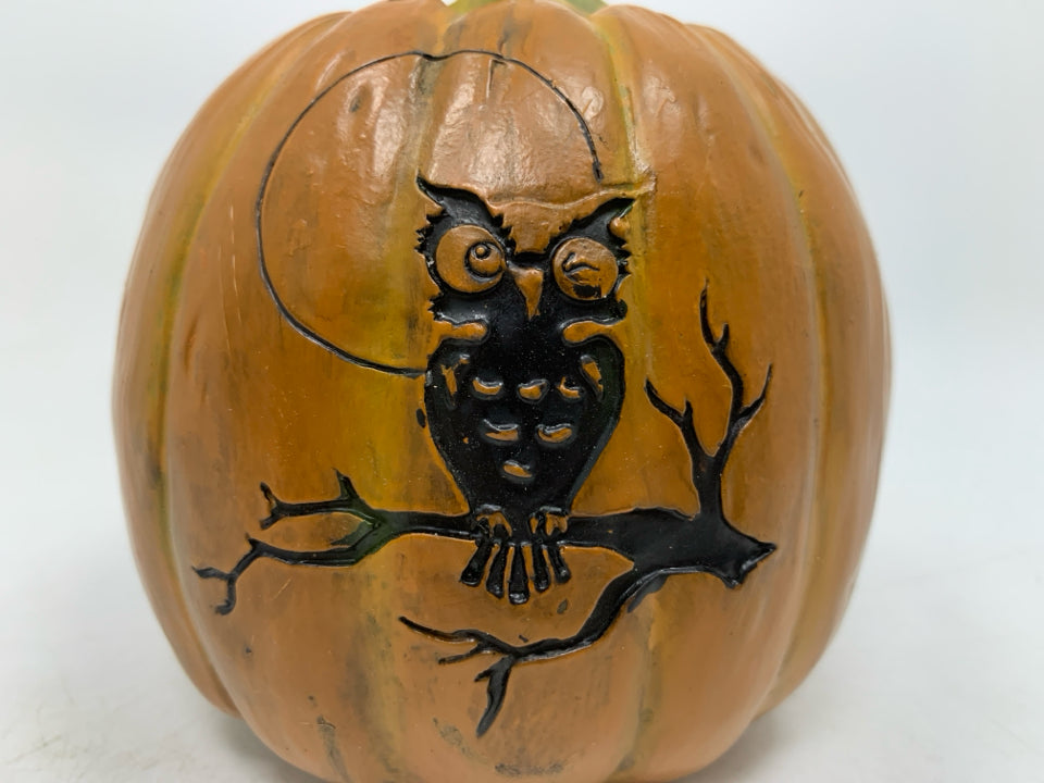 RESIN ETCHED OWL PUMPKIN.