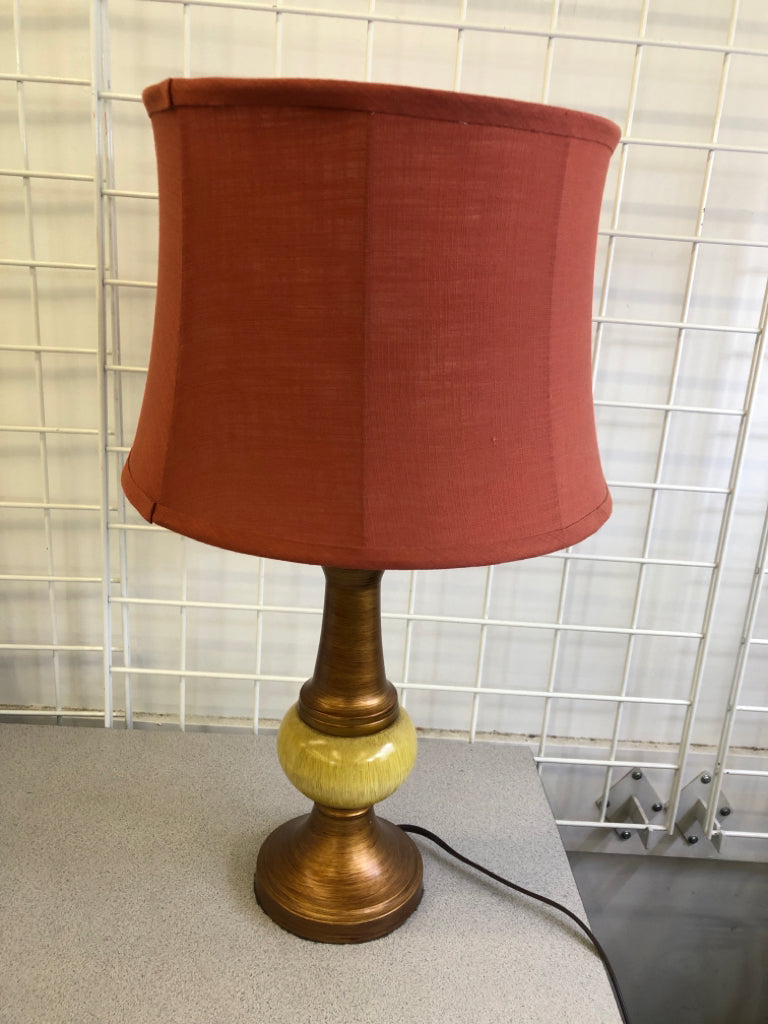 BROWN, YELLOW BALL BASE LAMP W/RED SHADE.