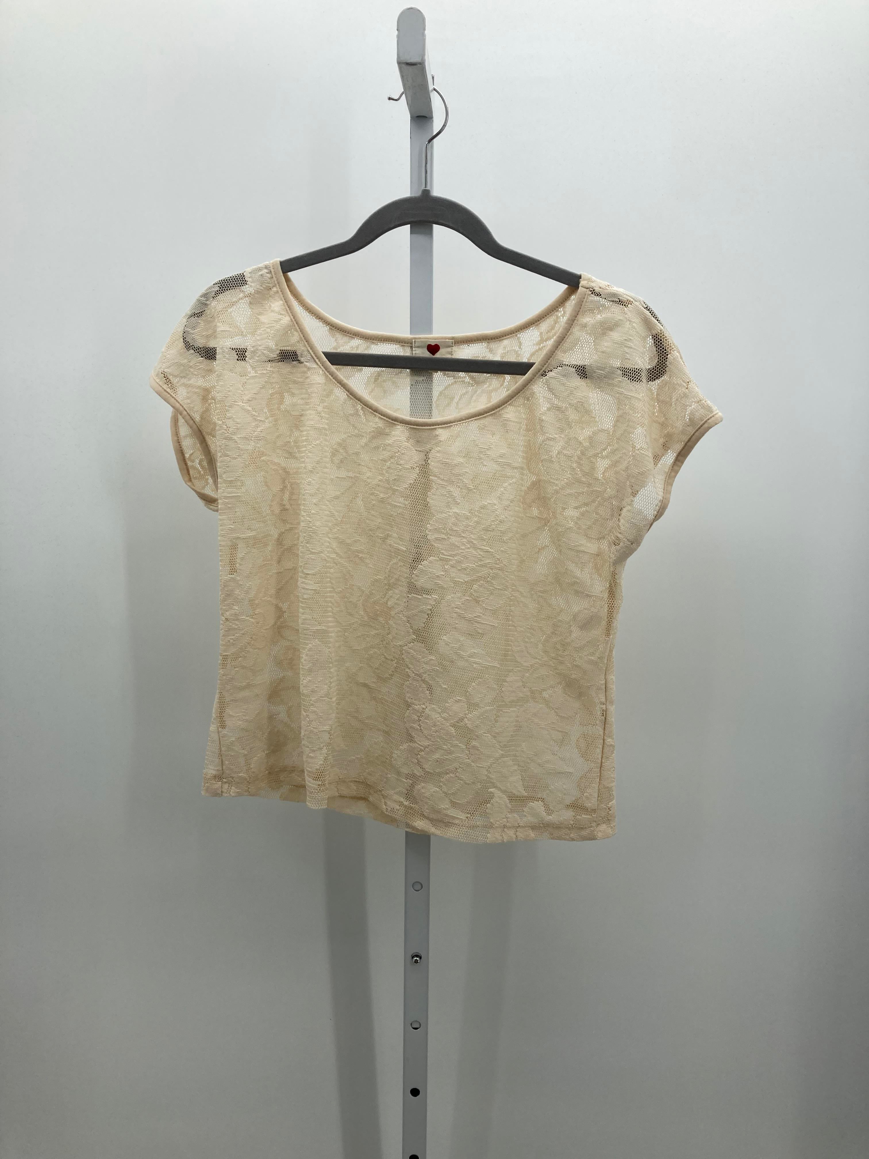 One Clothing Size Medium Juniors Short Sleeve Shirt