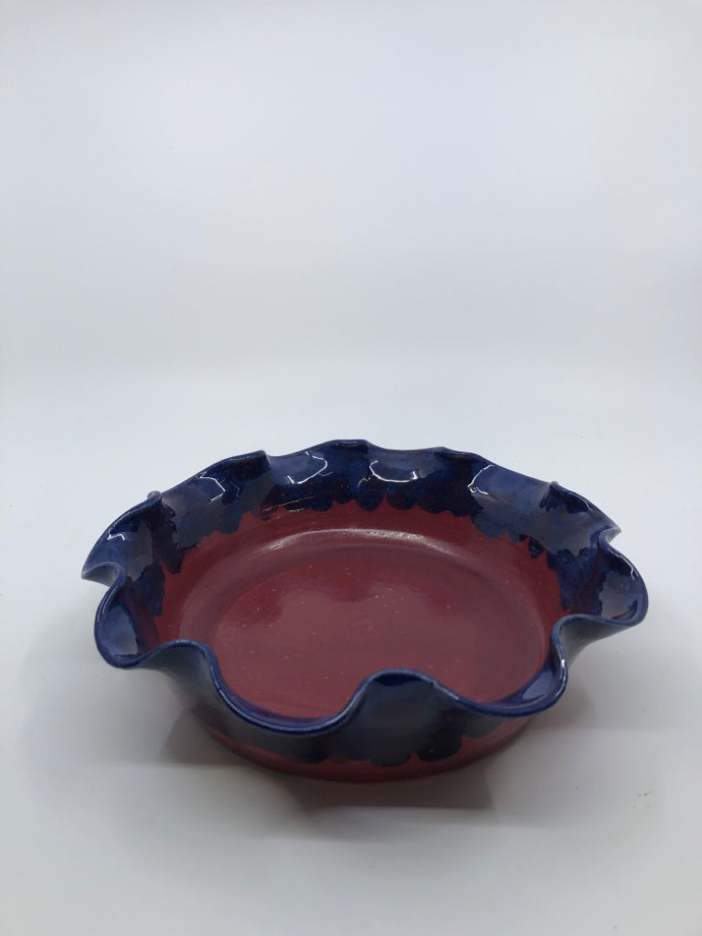 BLUE AND PINK WAVY EDGE POTTERY PIE DISH.