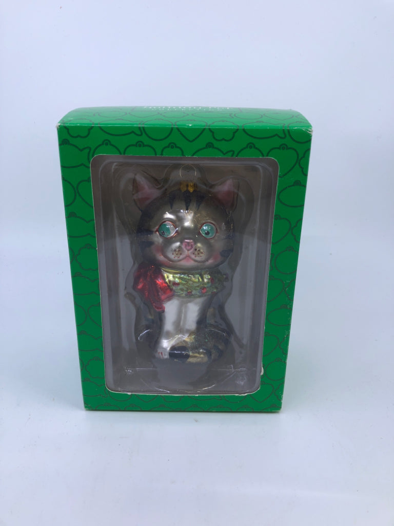 HOLIDAY PET COLLECTION CAT ORNAMENT IN BOX