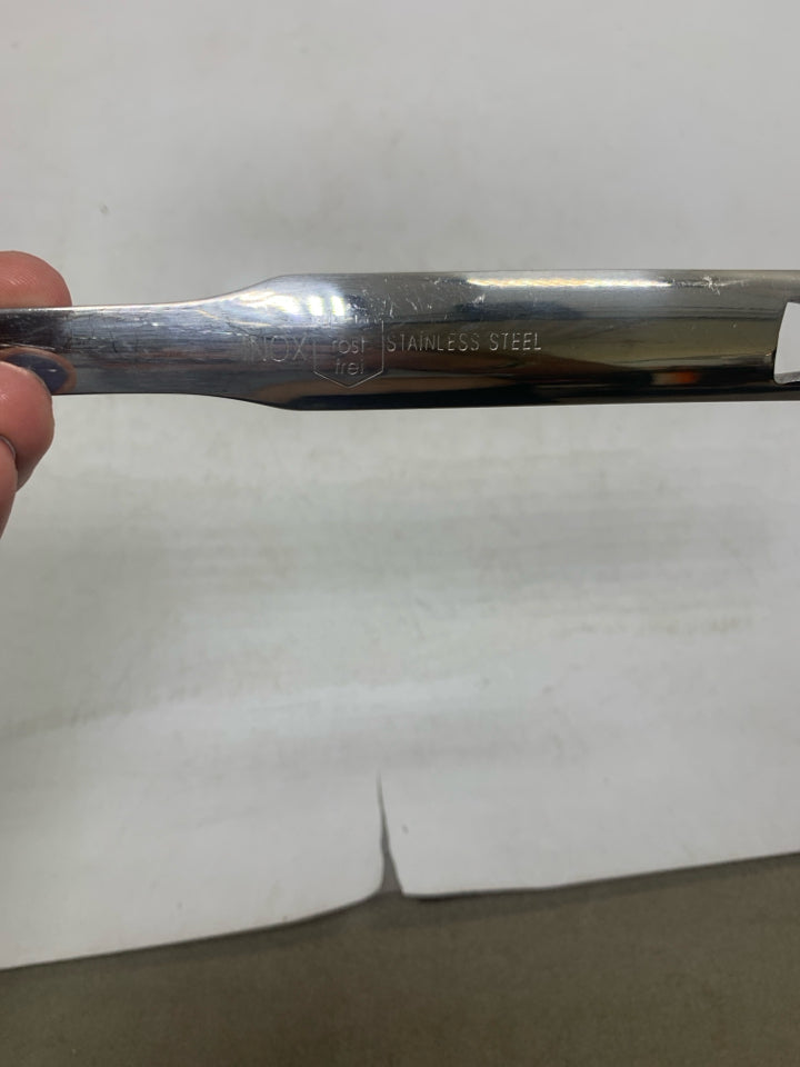 STAINLESS STEEL SLOTTED SPOON.