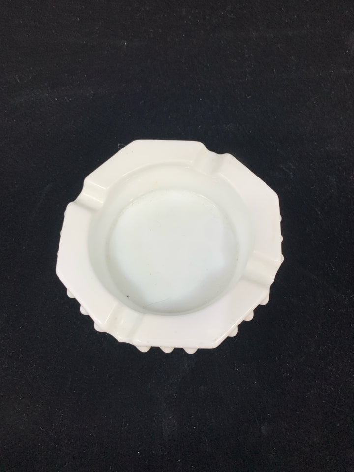 VTG MILK GLASS HOBNAIL ASHTRAY.