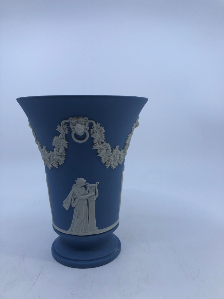VTG BLUE EMBOSSED WEDGWOOD JASPERWARE FLARED VASE.