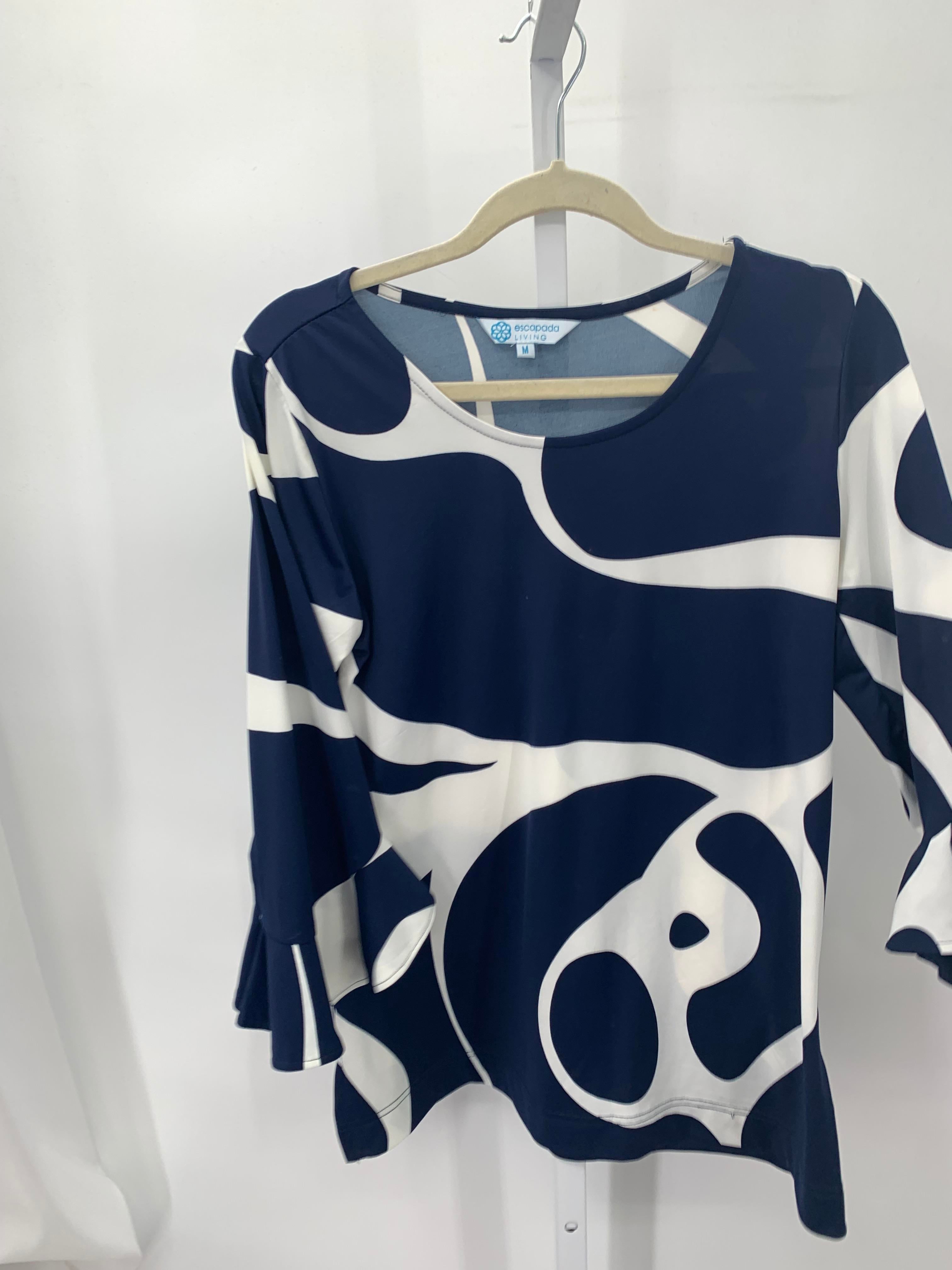 Size Medium Misses 3/4 Sleeve Shirt