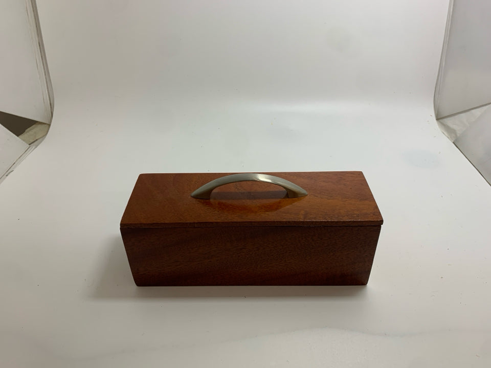 CHERRY OAK STORAGE CONTAINER W/SILVER HANDLE AND LID.