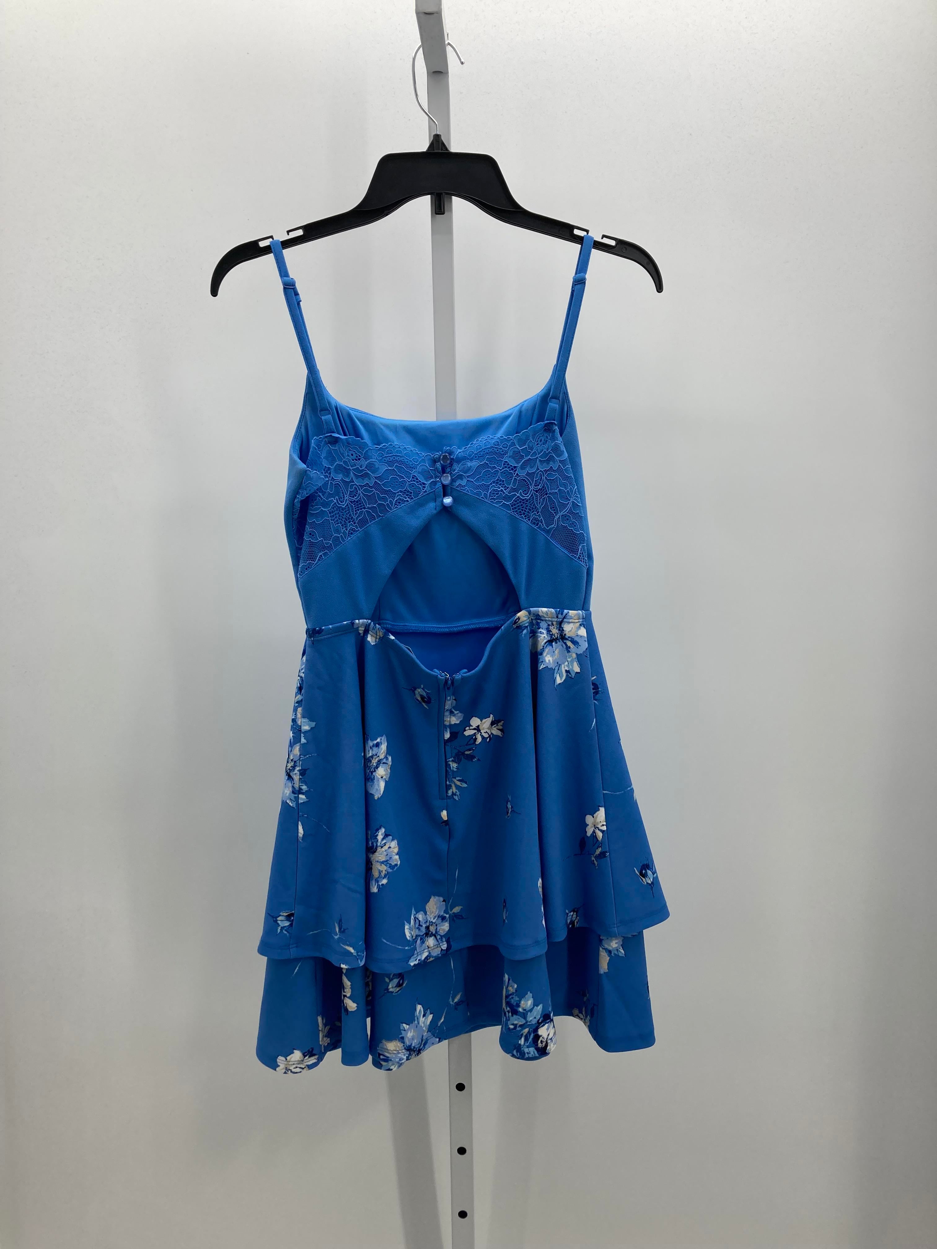 Size Small Juniors Sleeveless Dress