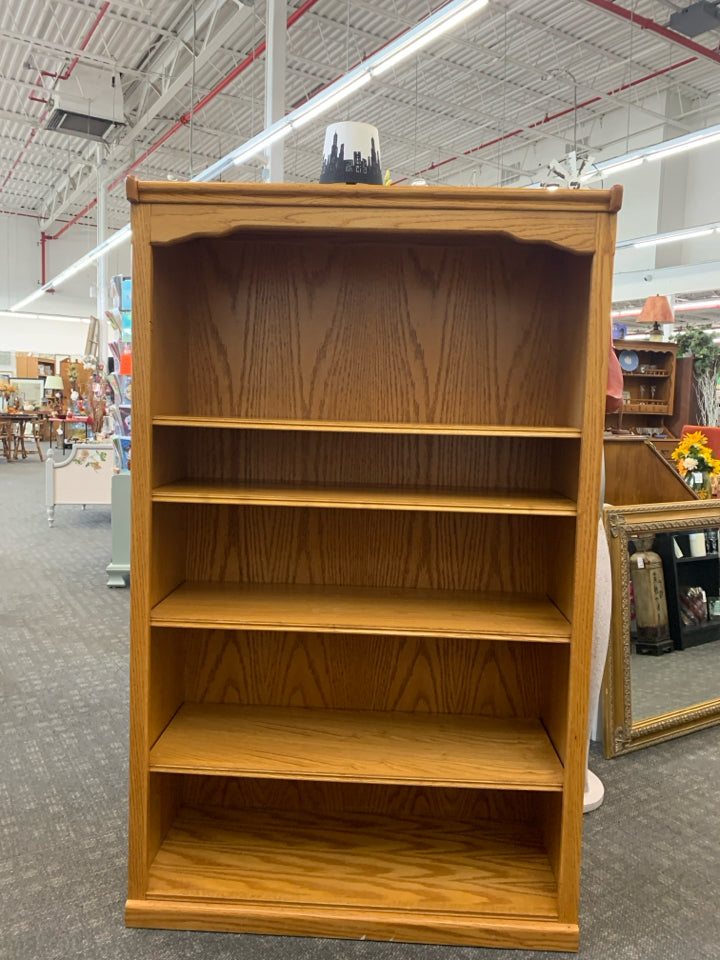 BLONDE WOOD 4 SHELF BOOKCASE.