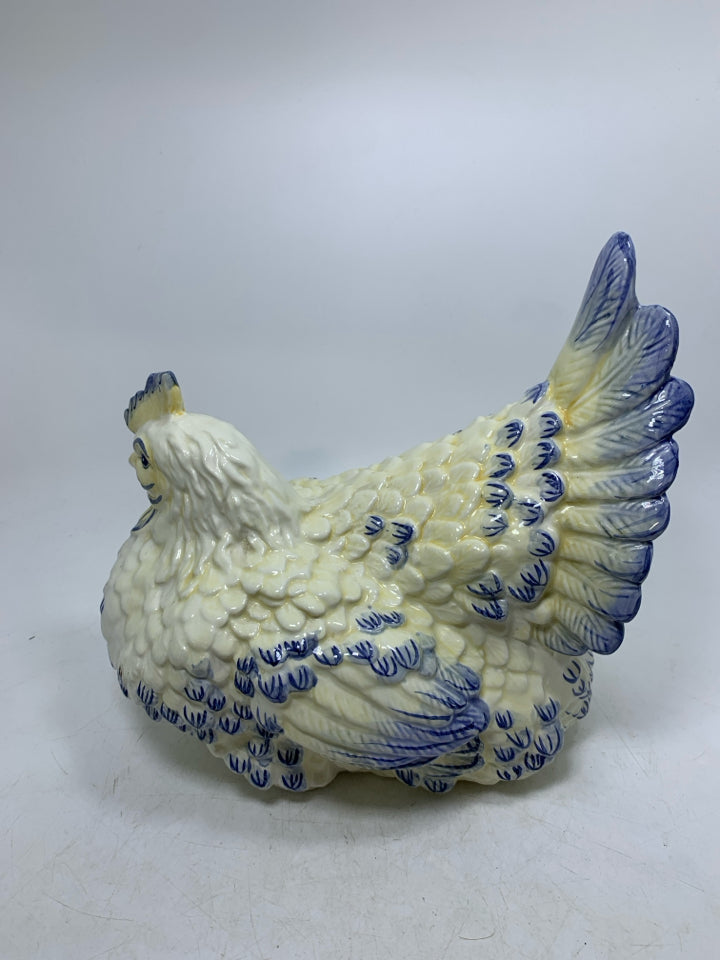 CERAMIC LARGE LAYING HEN W/ BLUE DETAILS.