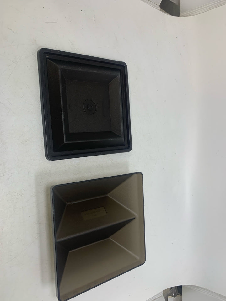 VTG DIVIDED SQUARE FOOD STORAGE.