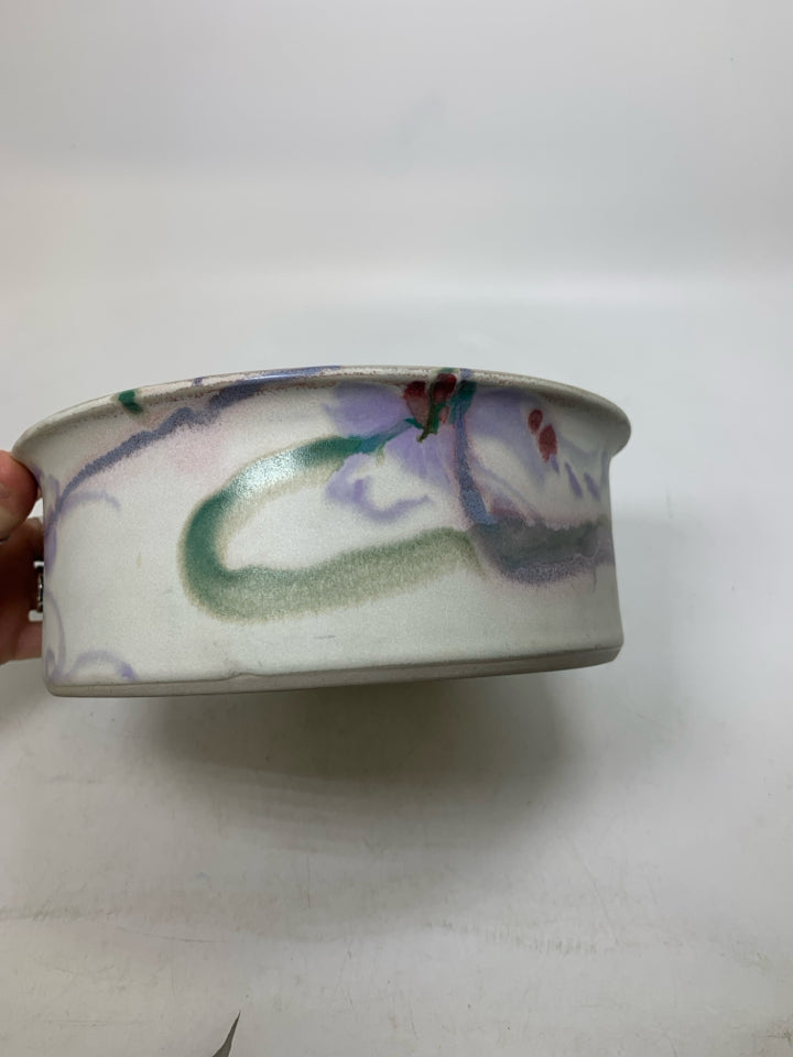 POTTERY SERVING BOWL W/ WATERCOLOR PURPLE FLOWERS DETAIL.